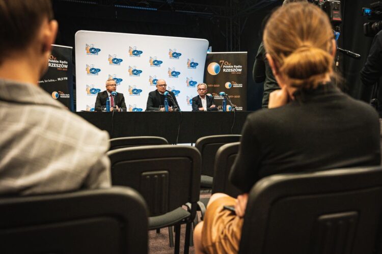 Dino Top Festiwal. Wystąpią gwiazdy: zespół Papa D., Roksana Węgiel i Maggie Reilly 1 - Polskie Radio Rzeszów Dino Top Festiwal. Wystąpią gwiazdy: zespół Papa D., Roksana Węgiel i Maggie Reilly