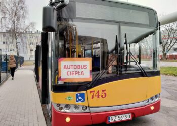 Autobus ciepła wrócił do&nbsp;zajezdni. Wydał ponad 10 tysięcy posiłków