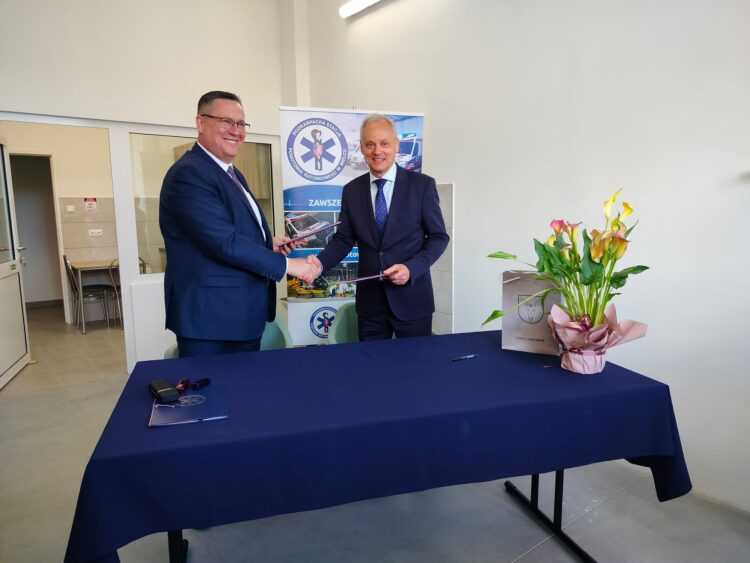 Nowa siedziba i karetka pogotowia w Zaklikowie