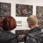 Z lasu do galerii sztuki. "Translokacje. Nieoczekiwany powrót" Krzysztofa Pisarka 20 - Polskie Radio Rzeszów Z lasu do galerii sztuki. "Translokacje. Nieoczekiwany powrót" Krzysztofa Pisarka - Polskie Radio Rzeszów