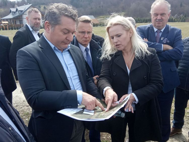 Kontrowersje wokół obwodnicy Leska 1 - Polskie Radio Rzeszów Kontrowersje wokół obwodnicy Leska