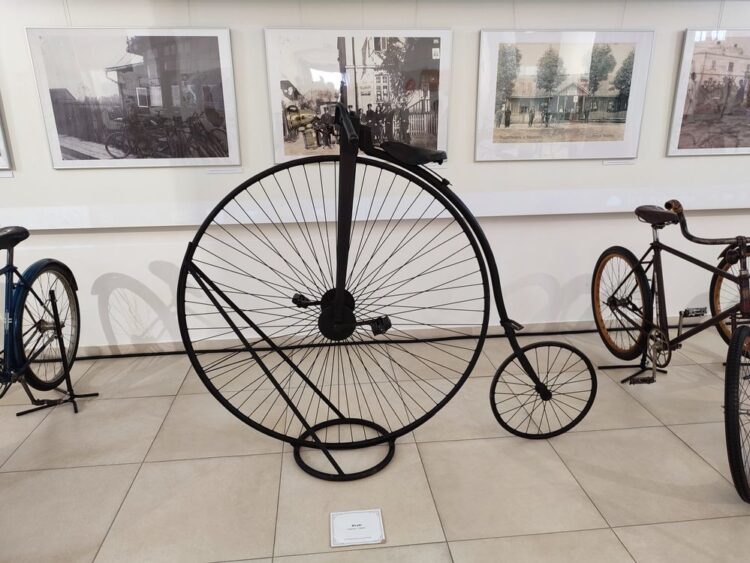 Wystawa zabytkowych rowerów w Kolbuszowej (zdjęcia) 1 - Polskie Radio Rzeszów Wystawa zabytkowych rowerów w Kolbuszowej (zdjęcia)