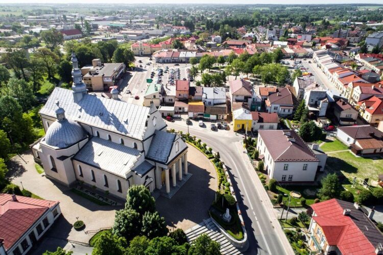 Odświeżenie parku i budowa budynku OSP w gminie Kolbuszowa