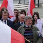 Akcja wręczania flag w Brzozowie - Polskie Radio Rzeszów