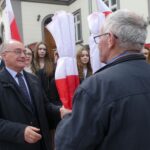Akcja wręczania flag w Brzozowie - Polskie Radio Rzeszów