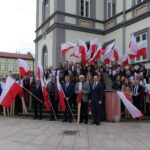 Akcja wręczania flag w Brzozowie - Polskie Radio Rzeszów