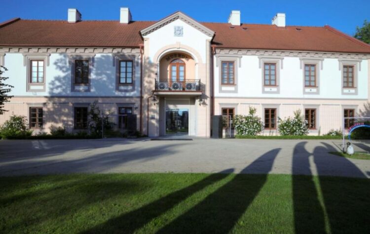 Wystawa Piotra Warchoła w muzeum w Stalowej Woli