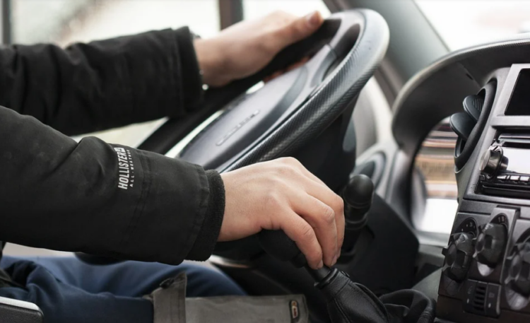 5 tys. zł mandatu za brawurową jazdę i niesprawne auto 1 - Polskie Radio Rzeszów 5 tys. zł mandatu za brawurową jazdę i niesprawne auto