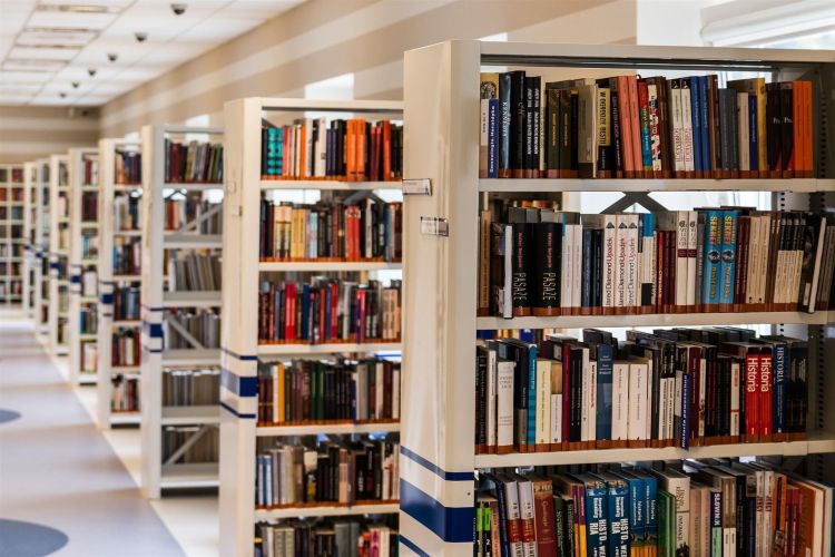 Dotacja dla dębickiej biblioteki 1 - Polskie Radio Rzeszów Dotacja dla dębickiej biblioteki