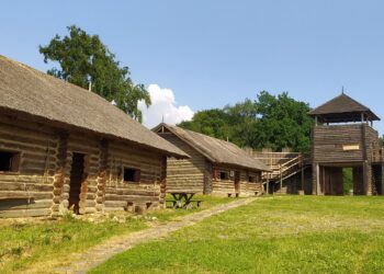 Osada Słowiańska w&nbsp;Stobiernej. Historyczne zabawy i&nbsp;pokazy