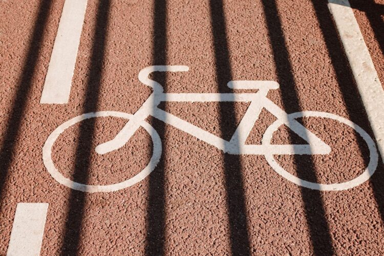 Nowa ścieżka pieszo-rowerowa we wsi Jeżowe-Kameralne 1 - Polskie Radio Rzeszów Nowa ścieżka pieszo-rowerowa we wsi Jeżowe-Kameralne