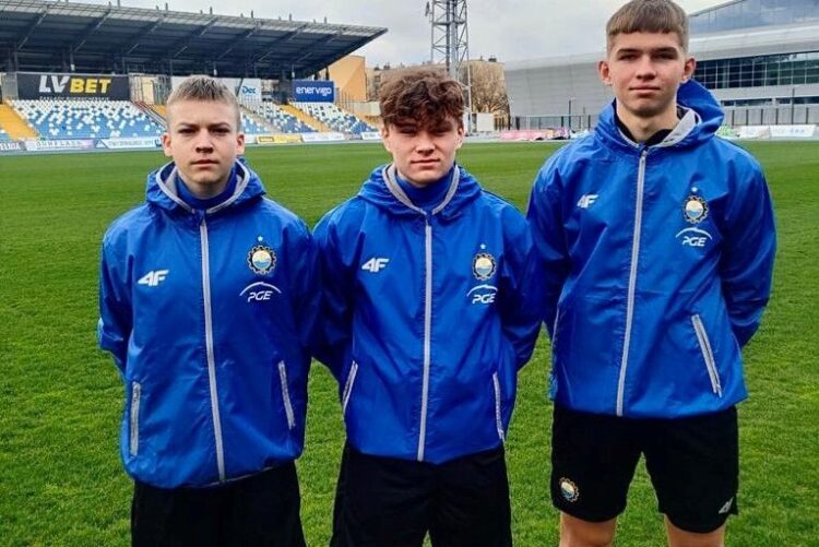 Z Akademii do pierwszego składu