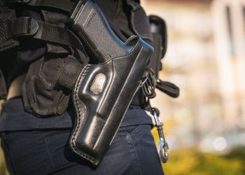 Rozbito międzynarodową grupę legalizującą kradzione auta. Zatrzymano 13 osób