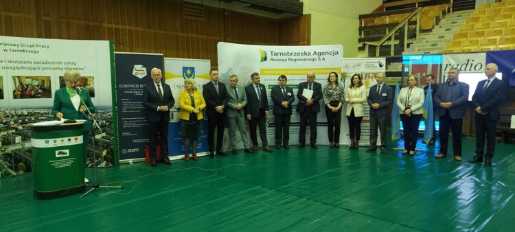 Tarnobrzeskie Targi Pracy. Dzień drugi 1 - Polskie Radio Rzeszów Tarnobrzeskie Targi Pracy. Dzień drugi