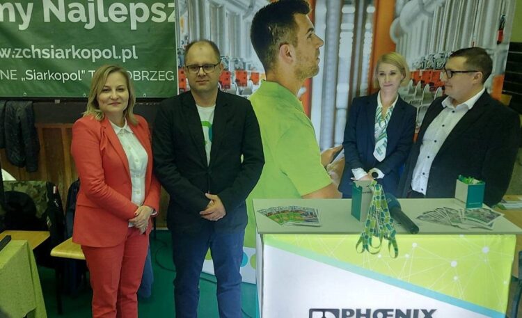 Uczniowie z Nowej Dęby będą odbywać praktyki w specjalnej strefie 1 - Polskie Radio Rzeszów Uczniowie z Nowej Dęby będą odbywać praktyki w specjalnej strefie