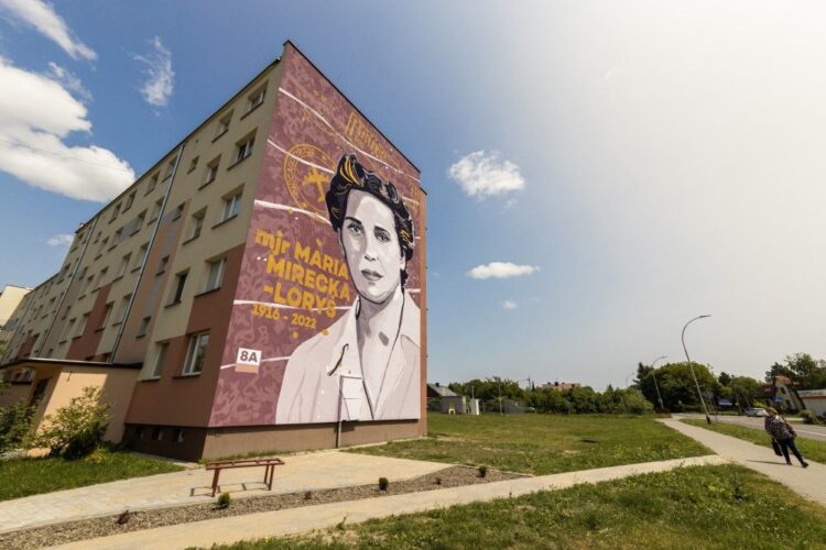 W Nisku powstał mural z podobizną major Marii Mireckiej-Loryś 1 - Polskie Radio Rzeszów W Nisku powstał mural z podobizną major Marii Mireckiej-Loryś