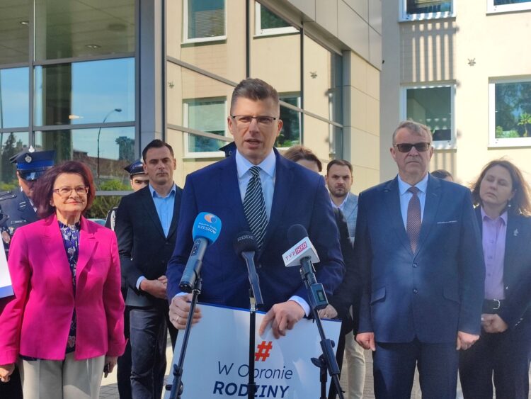 Suwerenna Polska w obronie suwerenności kraju