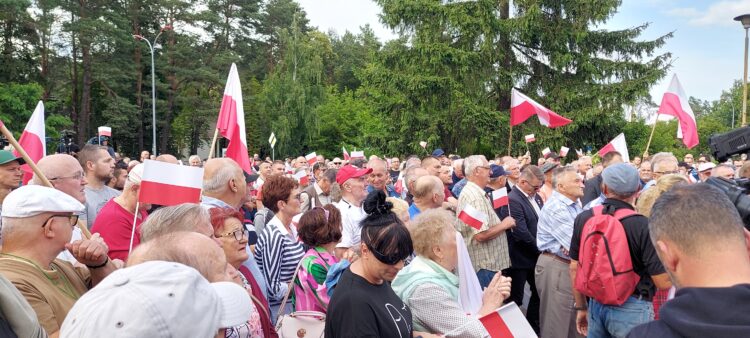 W Stalowej Woli odbyły się dwie niezależne manifestacje