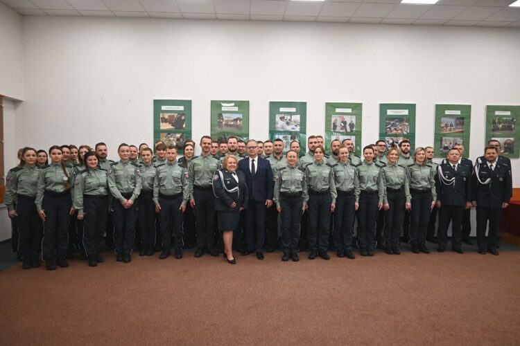 42 nowych funkcjonariuszy podkarpackiej KAS