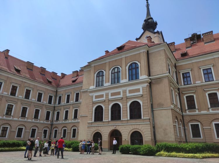 Zamek, który stał się sądem. Relacja ze zwiedzania Zamku Lubomirskich w Rzeszowie 1 - Polskie Radio Rzeszów Zamek, który stał się sądem. Relacja ze zwiedzania Zamku Lubomirskich w Rzeszowie