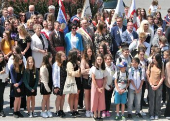 Jubileuszowy zjazd szkół im. Jana Pawła II (zdjęcia) - Polskie Radio Rzeszów