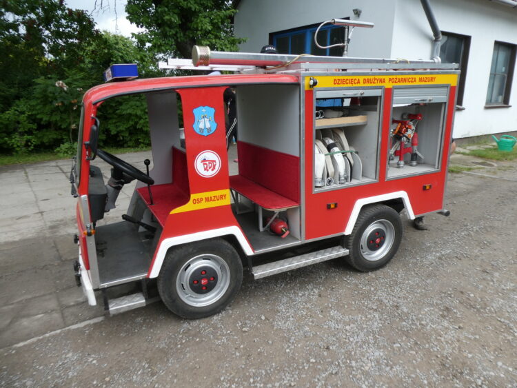 O miniaturowym wozie strażackim i ograniczeniach w prawach jazdy