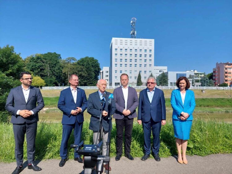 Politycy PiS w obronie kopalni i elektrowni Turów