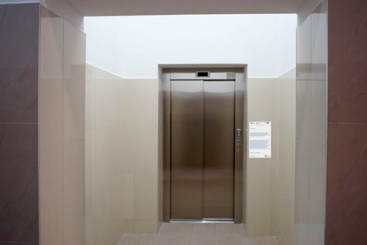 Winda dla niepełnosprawnych w Rudniku nad Sanem - Polskie Radio Rzeszów