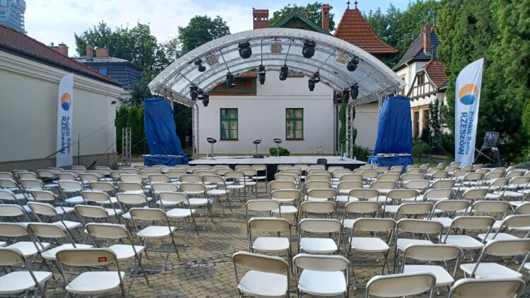 Dzisiaj na dziedzińcu naszej rozgłośni spektakl muzyczny „Przesilenie”