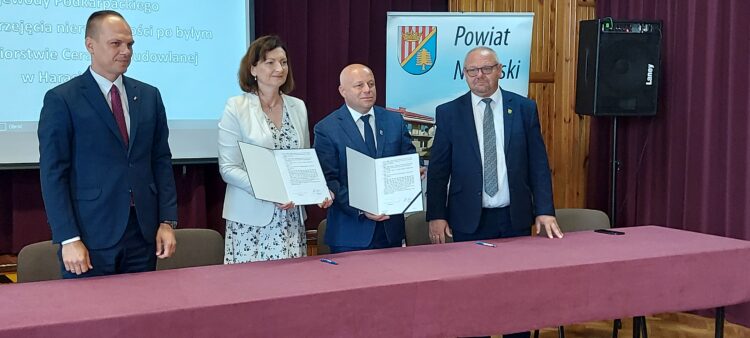 Jest szansa na wznowienie produkcji w zakładzie w Harasiukach 1 - Polskie Radio Rzeszów Jest szansa na wznowienie produkcji w zakładzie w Harasiukach