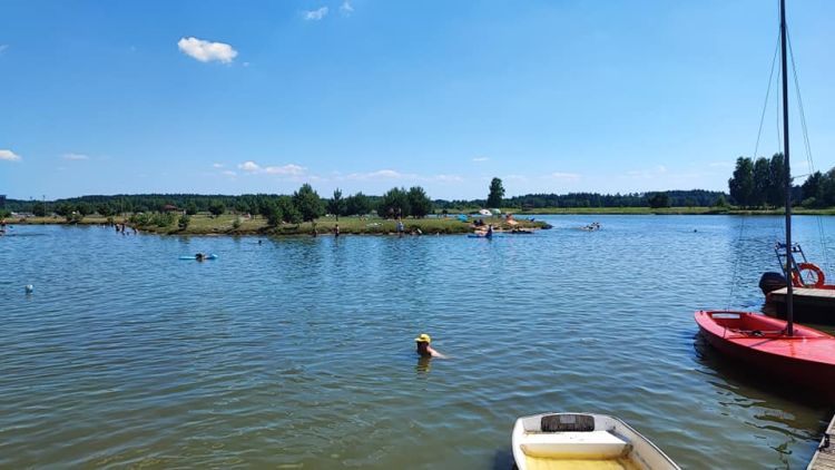 Kąpielisko nad zalewem Podwolina w Nisku zamknięte z powodu sinic 1 - Polskie Radio Rzeszów Kąpielisko nad zalewem Podwolina w Nisku zamknięte z powodu sinic