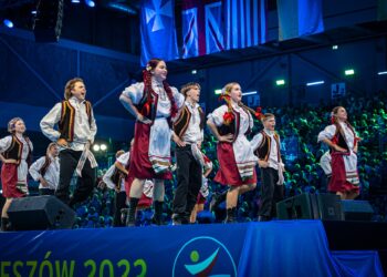 Koncert zamykający Festiwal Polonijnych Zespołów Folklorystycznych (zdjęcia)