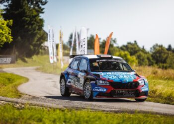 Grzegorz Grzyb i Adam Binięda (Skoda Fabia Rally2 evo) - zwycięzcy Valvoline Rajdu Małopolski (fot. Maciej Niechwiadowicz)