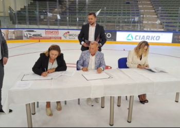 Hokej – umowy sponsorskie w&nbsp;Sanoku