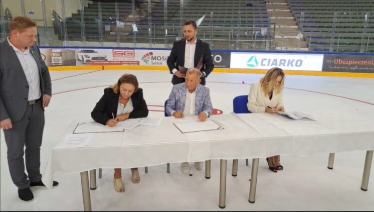 Hokej – umowy sponsorskie w Sanoku