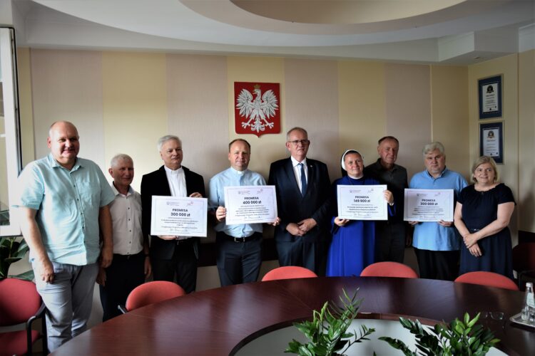 Kilkanaście milionów na zabytki w powiecie mieleckim. Poseł Kapinos: To ważne wsparcie 1 - Polskie Radio Rzeszów Kilkanaście milionów na zabytki w powiecie mieleckim. Poseł Kapinos: To ważne wsparcie