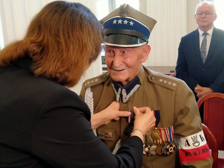 W Rzeszowie przyznano odznaczenia państwowe dla zasłużonych 1 - Polskie Radio Rzeszów W Rzeszowie przyznano odznaczenia państwowe dla zasłużonych