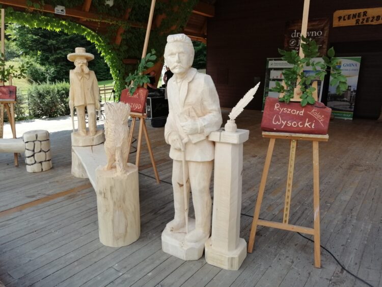 Plener rzeźbiarski w Iwoniczu-Zdroju