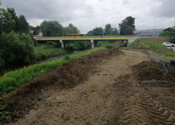 Trwają prace nad&nbsp;budową ścieżki rowerowej w&nbsp;Krośnie