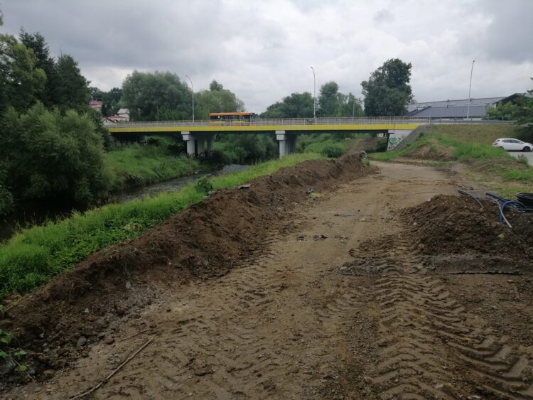 Trwają prace nad budową ścieżki rowerowej w Krośnie