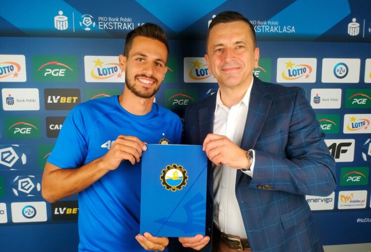 Piłka nożna. Z Malty do Mielca