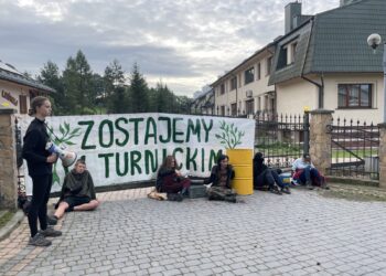 Aktywiści blokowali budynek Nadleśnictwa Bircza (zdjęcia)
