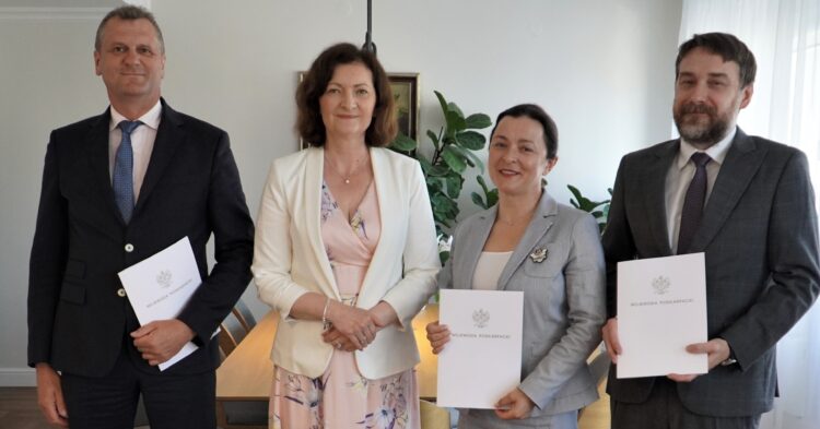 Wojewoda Ewa Leniart powołała nowych konsultantów medycznych