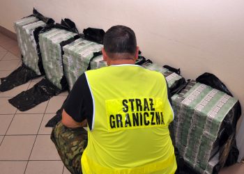 Armeńczyk przewoził ponad 62 tys. sztuk nielegalnych papierosów