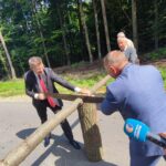 Otwarcie drogi łączącej Cholewianą Górę, Podlesie i Poręby Wolskie - Polskie Radio Rzeszów