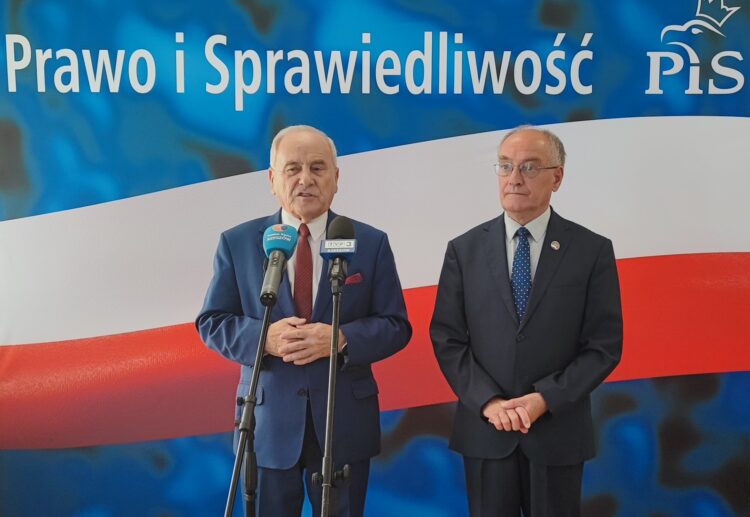 Konferencja PiS w sprawie zmian w emeryturach pomostowych