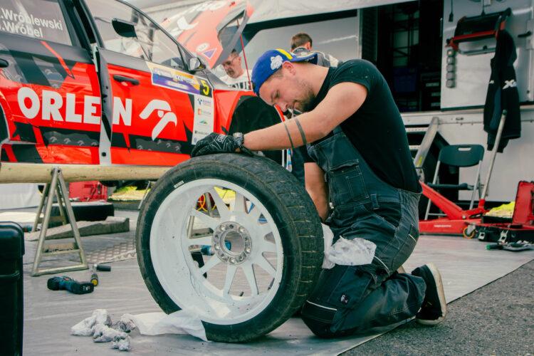 32.Rajd Rzeszowski backstage... (fotorelacja) - Polskie Radio Rzeszów