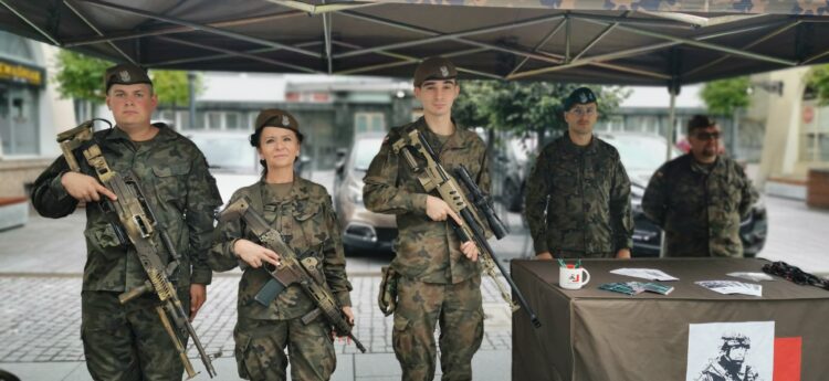 Wojskowe Centrum Rekrutacji w Rzeszowie zachęca do służby