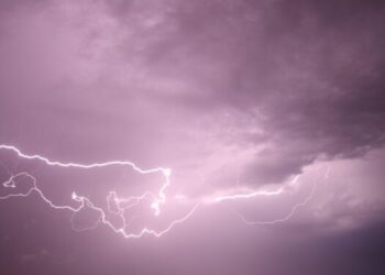 Burze na&nbsp;Podkarpaciu. 78 tysięcy odbiorców bez&nbsp;prądu (aktualizacja)