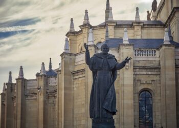 Św. Jan Paweł II&nbsp;– moje&nbsp;spojrzenie. Wystawa Władysława Dudka